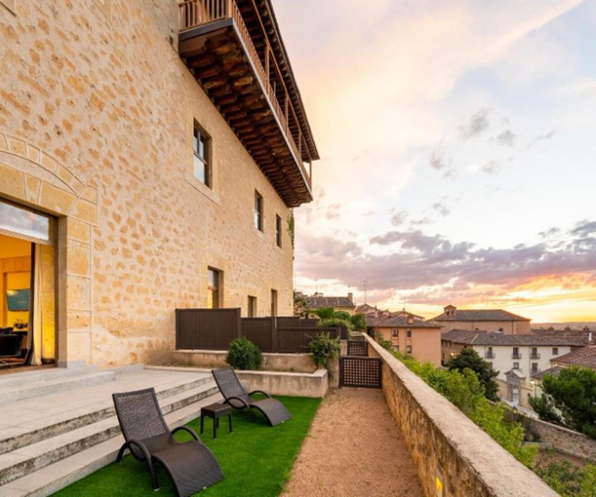 Aurea Convento Capuchinos By Eurostars Hotel Company Segovia Exterior photo Terrace of the hotel