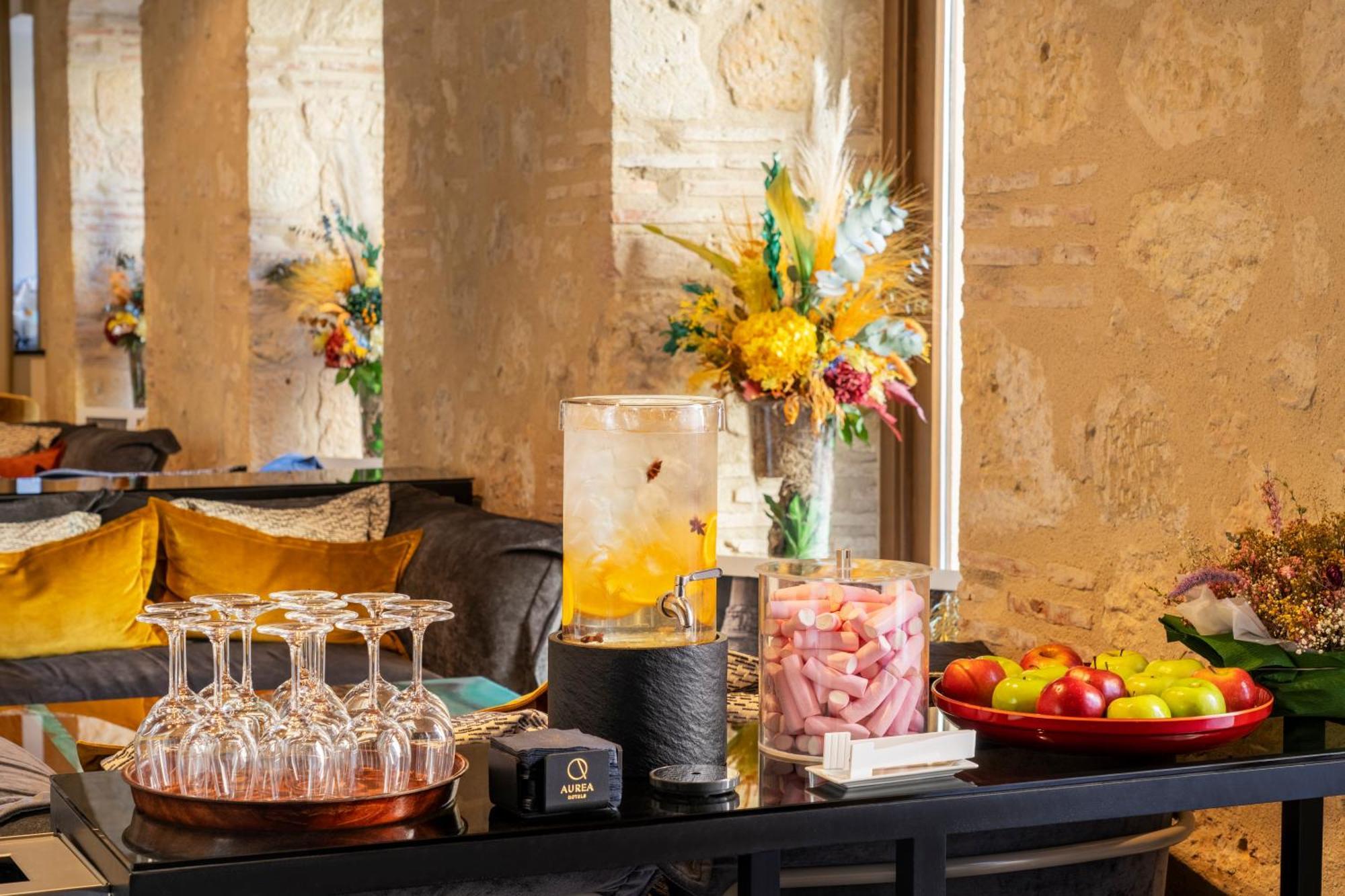 Aurea Convento Capuchinos By Eurostars Hotel Company Segovia Exterior photo A buffet at a hotel