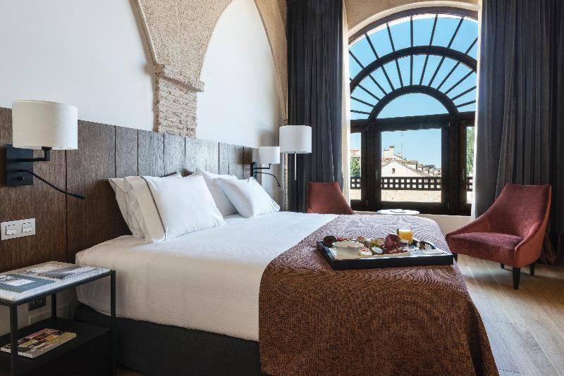 Aurea Convento Capuchinos By Eurostars Hotel Company Segovia Room photo